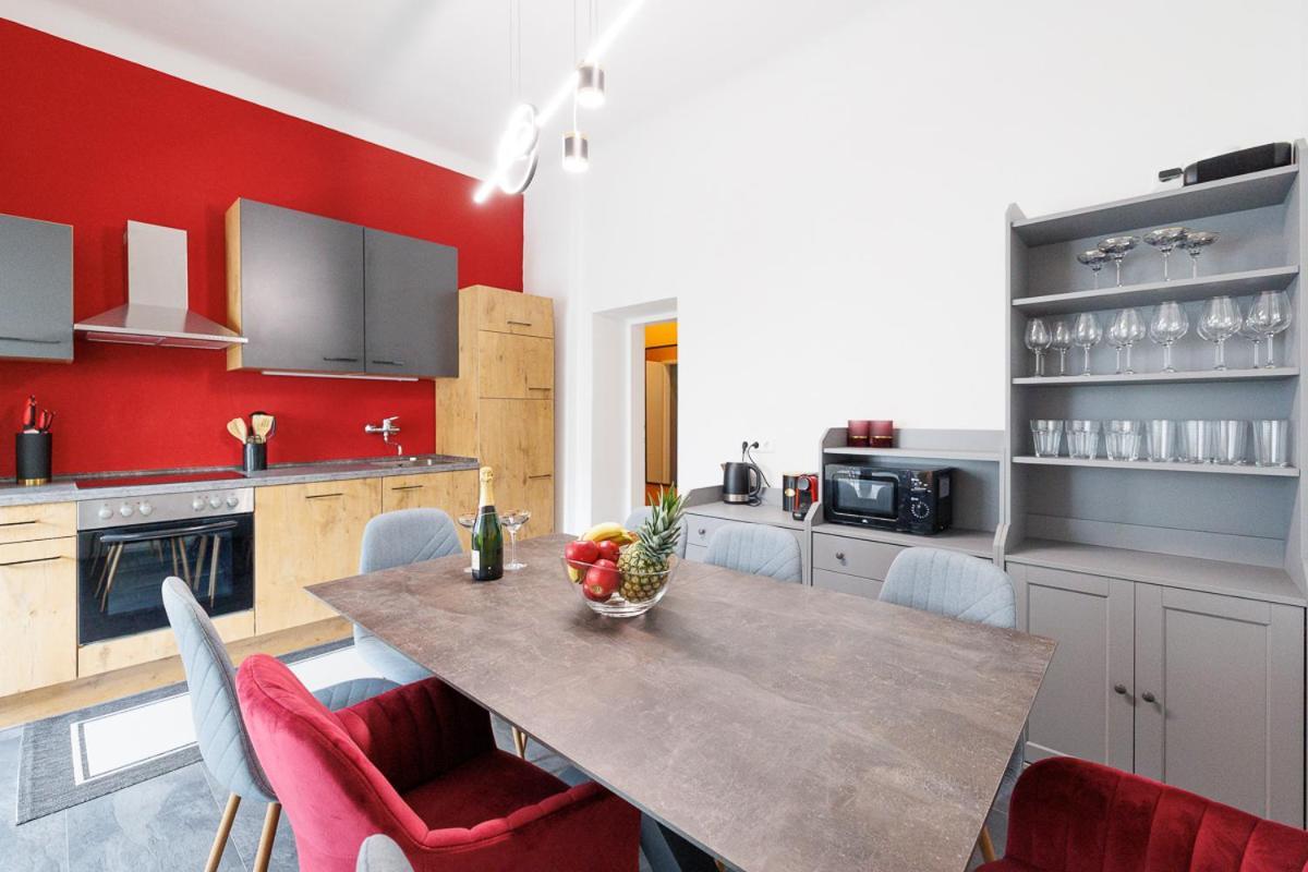 New Shalalaliving Vienna Spacious Home For Family & Friends Exteriör bild