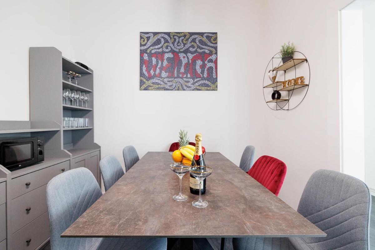 New Shalalaliving Vienna Spacious Home For Family & Friends Exteriör bild